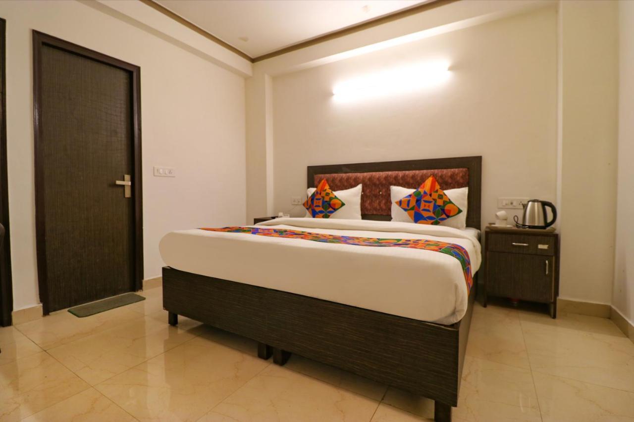 Fabexpress Dolphin International Near Delhi Airport Hotell New Delhi Eksteriør bilde
