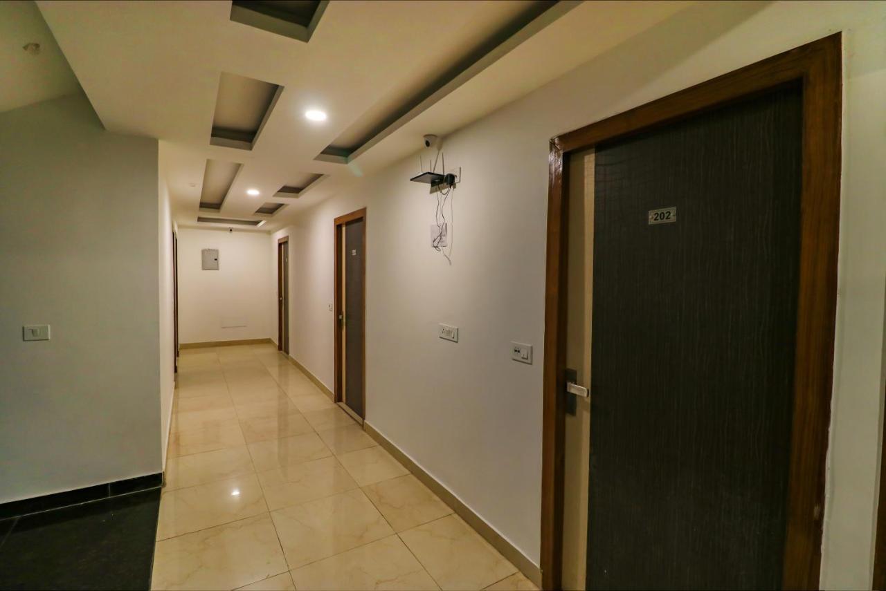 Fabexpress Dolphin International Near Delhi Airport Hotell New Delhi Eksteriør bilde