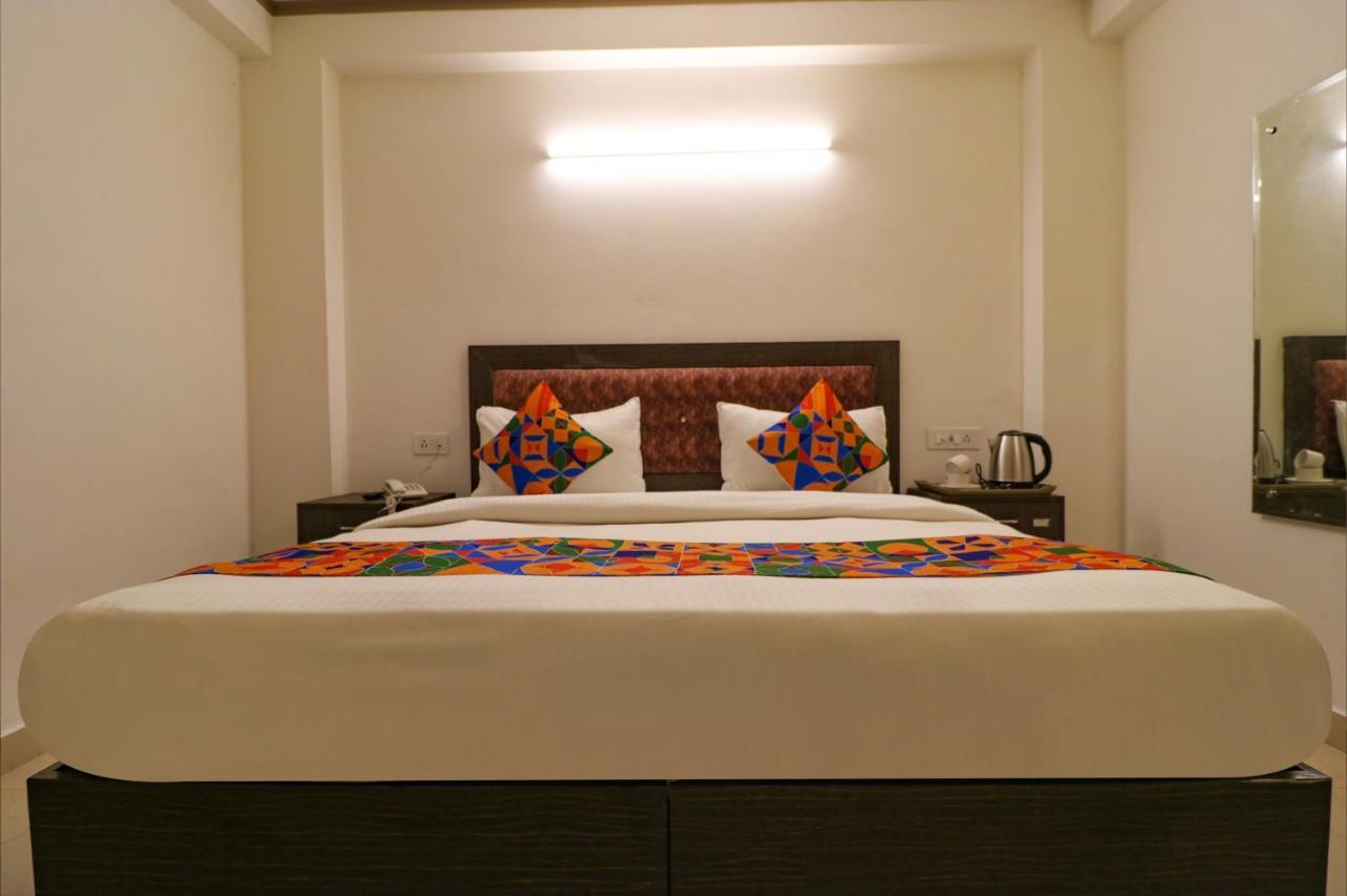 Fabexpress Dolphin International Near Delhi Airport Hotell New Delhi Eksteriør bilde