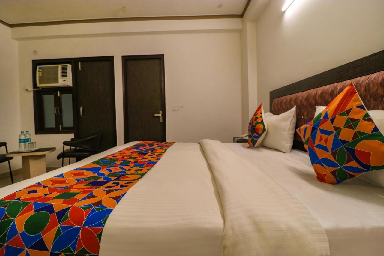 Fabexpress Dolphin International Near Delhi Airport Hotell New Delhi Eksteriør bilde