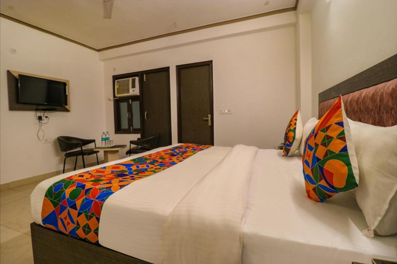Fabexpress Dolphin International Near Delhi Airport Hotell New Delhi Eksteriør bilde