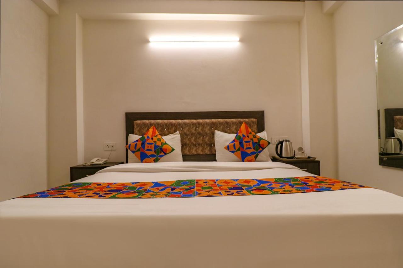 Fabexpress Dolphin International Near Delhi Airport Hotell New Delhi Eksteriør bilde