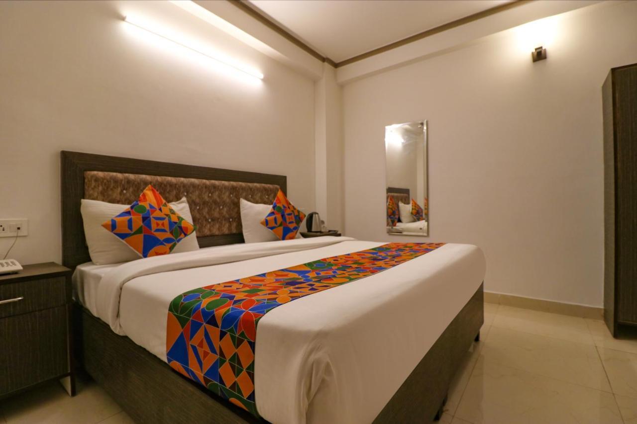 Fabexpress Dolphin International Near Delhi Airport Hotell New Delhi Eksteriør bilde